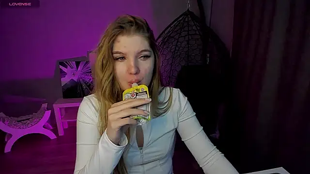 lily williamss online show from February 27, 2026, 12:43 am