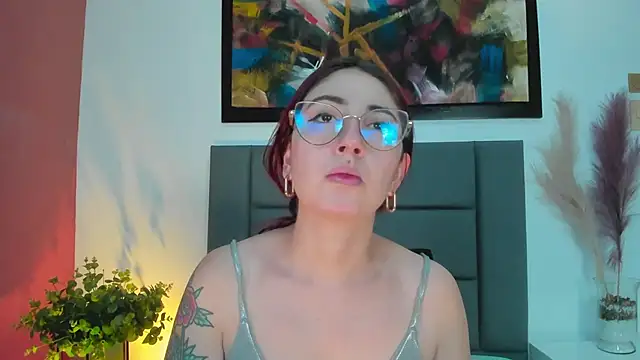 Snapshot of Emilywatsonn chatting on September 14, 2025, 2:16 pm Emilywatsonn online show from September 14, 2025, 2:16 pm
