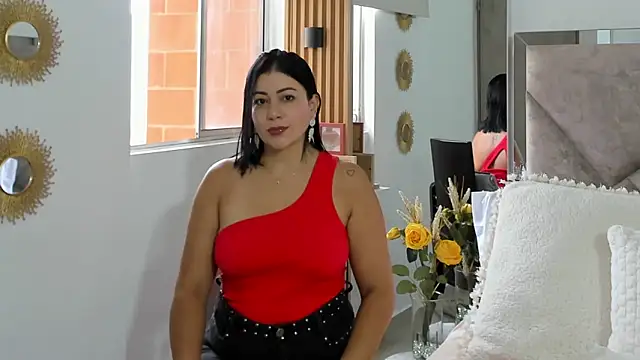 EmilyPeytonn online show from October 7, 2025, 12:57 pm