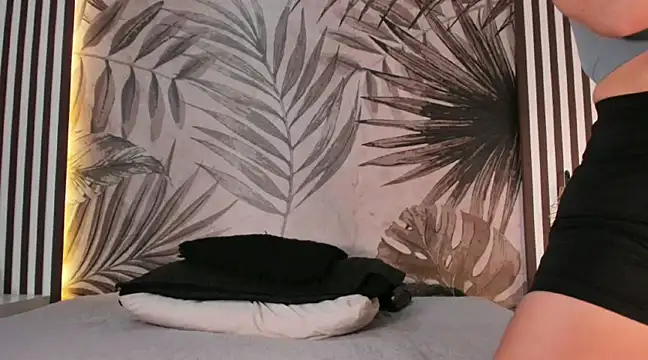 Samaantha-White online show from March 18, 2025, 11:52 am