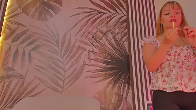 Samaantha-White online show from September 15, 2025, 11:43 am