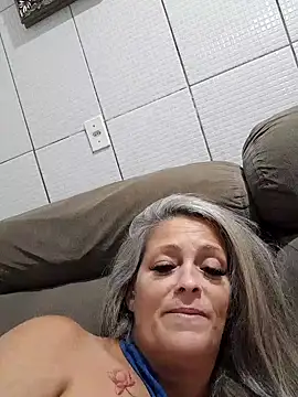 marcialoira online show from February 10, 2025, 11:45 pm