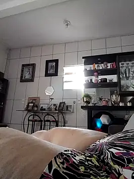 marcialoira online show from October 6, 2025, 1:08 pm