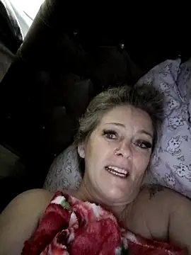 marcialoira online show from November 17, 2025, 12:11 pm