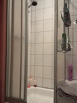 Bennyben8604 online show from February 3, 2025, 8:35 pm