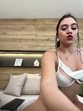 Snapshot of Amelia_Rouse chatting on January 17, 2025, 11:18 pm Amelia Rouse online show from January 17, 2025, 11:18 pm
