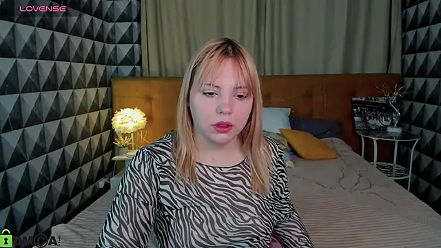 Stacy Luv online show from September 15, 2025, 12:32 am