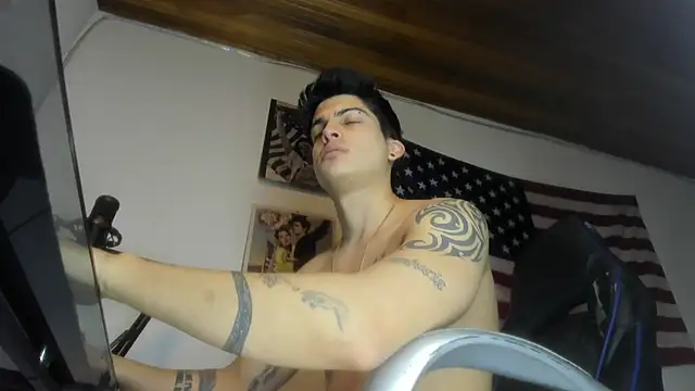 charlie hotxxx online show from January 31, 2026, 11:58 pm