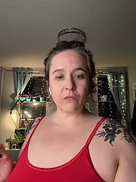Snapshot of sylviahhh chatting on April 13, 2026, 4:18 am sylviahhh online show from April 13, 2026, 4:18 am