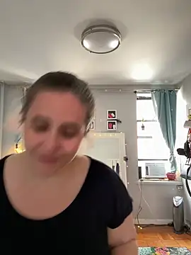 Snapshot of sylviahhh chatting on June 7, 2026, 6:22 pm sylviahhh online show from June 7, 2026, 6:22 pm