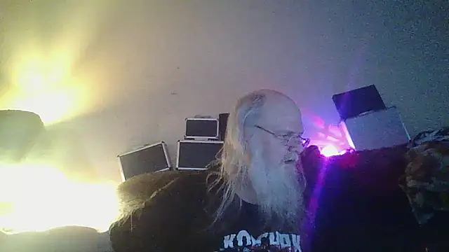 VicFerrari1 online show from July 17, 2026, 3:24 am