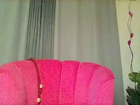 Queeen model online show from March 13, 2025, 6:01 pm