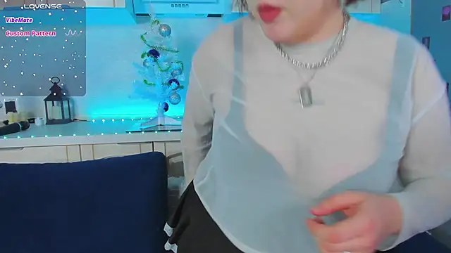 Snapshot of Naomi_B1ack chatting on December 15, 2024, 1:13 am Naomi B1ack online show from December 15, 2024, 1:13 am