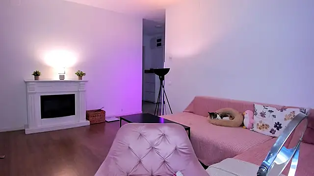 AnysaSmith online show from April 18, 2026, 8:20 pm