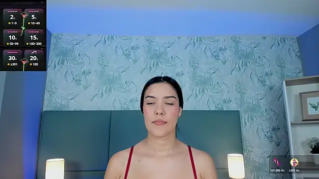 lexiethompson  online show from October 22, 2025, 12:05 pm