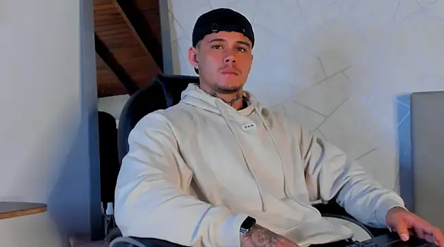 NoahhBrown online show from March 23, 2025, 3:32 am