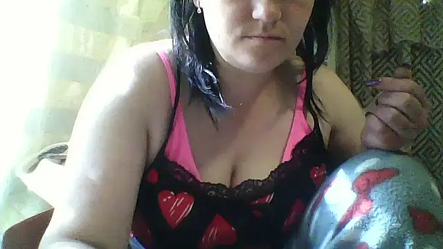 HollyLaBerry online show from May 16, 2026, 6:21 am