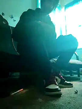 Snapshot of LongDickZee562 chatting on December 23, 2024, 9:29 pm LongDickZee562 online show from December 23, 2024, 9:29 pm