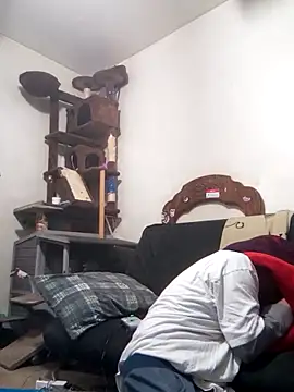 Snapshot of LongDickZee562 chatting on March 7, 2025, 6:46 am LongDickZee562 online show from March 7, 2025, 6:46 am