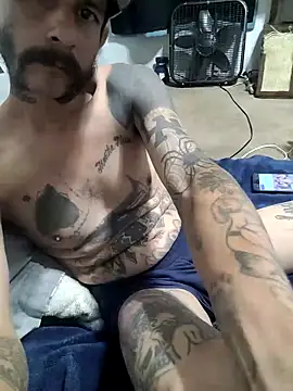 Snapshot of LongDickZee562 chatting on October 20, 2025, 8:48 am LongDickZee562 online show from October 20, 2025, 8:48 am