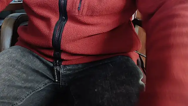 smoothandtiny online show from March 10, 2025, 8:37 am