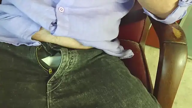 smoothandtiny online show from September 17, 2025, 5:25 pm