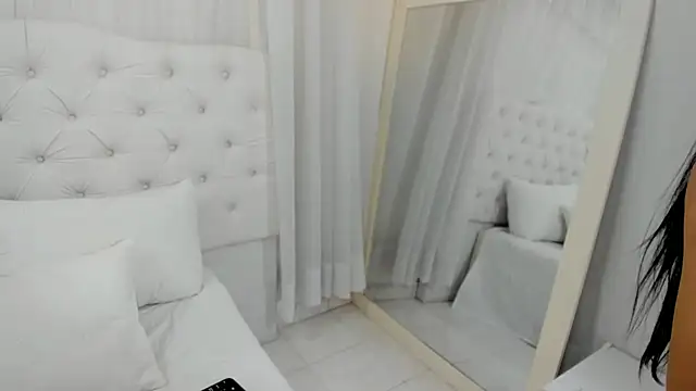 Snapshot of thaliia_gomez chatting on October 11, 2025, 12:15 pm thaliia gomez online show from October 11, 2025, 12:15 pm