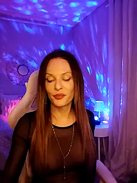 Luna Kitanna online show from December 4, 2025, 10:29 pm