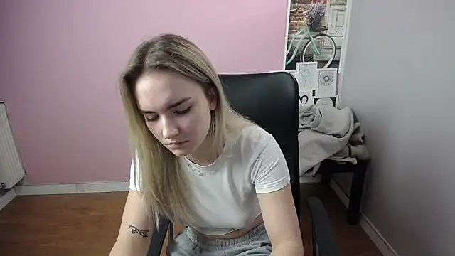 viktoria lovely online show from January 18, 2025, 9:45 am