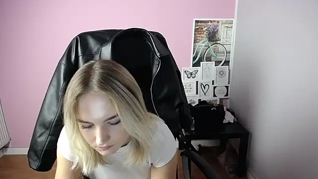 viktoria lovely online show from October 10, 2025, 10:36 am