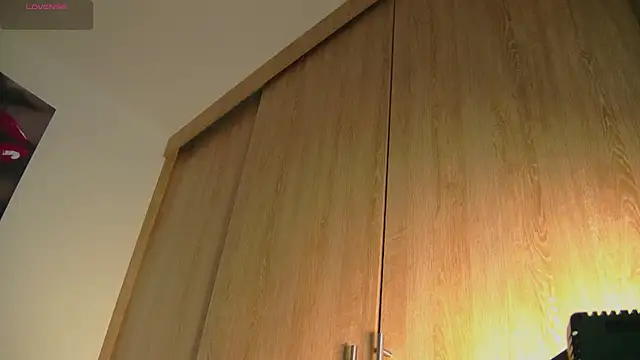 aidaadams online show from October 13, 2025, 11:21 am