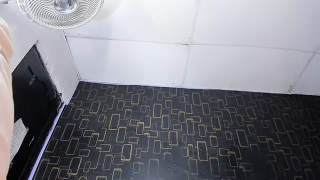 Alika01 online show from February 28, 2025, 4:10 pm