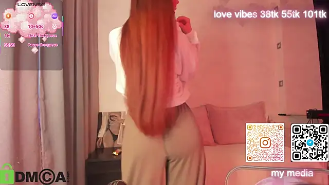 Snapshot of Tracy-Taylor chatting on September 11, 2025, 12:00 am Tracy-Taylor online show from September 11, 2025, 12:00 am