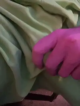 Snapshot of Helmut1971 chatting on December 15, 2024, 11:31 pm Helmut1971 online show from December 15, 2024, 11:31 pm