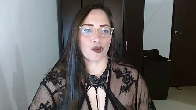 natashasmithe online show from October 12, 2025, 12:09 am