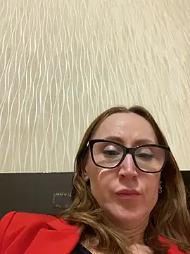Snapshot of LauraDavis chatting on May 17, 2026, 9:55 pm LauraDavis online show from May 17, 2026, 9:55 pm