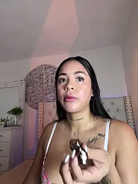 IsabelaVanegas  online show from September 25, 2025, 3:27 pm