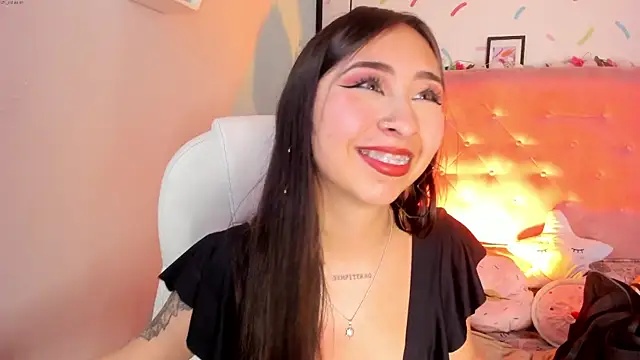  cloe martinez online show from January 24, 2025, 9:47 pm