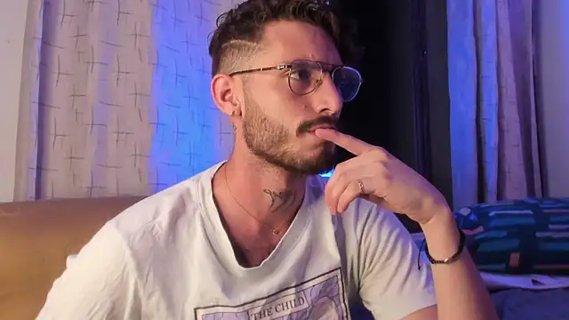 axel giracr online show from January 25, 2025, 12:59 am