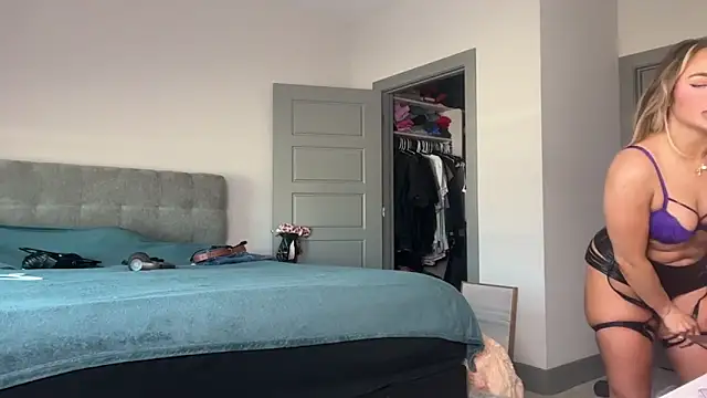 ElenaErickson online show from January 20, 2025, 7:57 pm