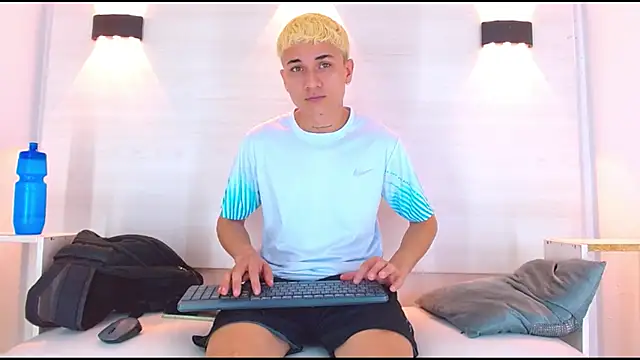 jeic 18 online show from September 26, 2025, 2:43 pm