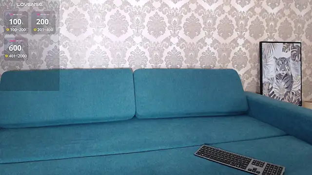 Louise Lavender online show from December 10, 2024, 3:20 am