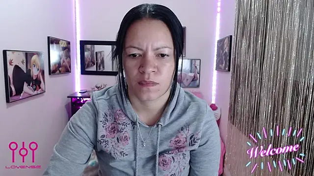 Cristal w online show from October 1, 2025, 1:39 pm