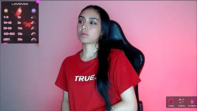 Snapshot of lilylouisee chatting on February 27, 2025, 9:25 pm lilylouisee online show from February 27, 2025, 9:25 pm