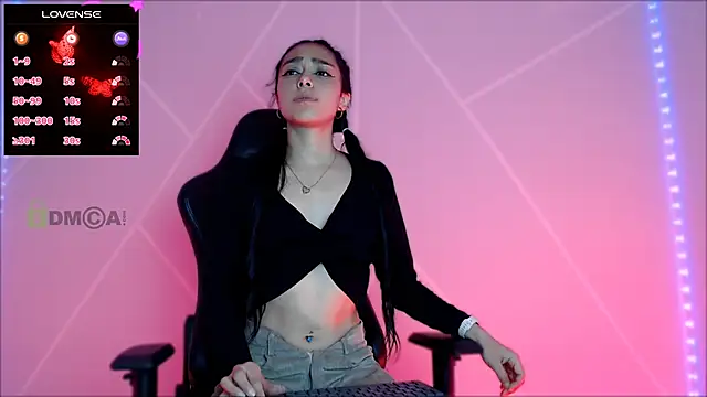 Snapshot of lilylouisee chatting on March 5, 2025, 5:39 pm lilylouisee online show from March 5, 2025, 5:39 pm