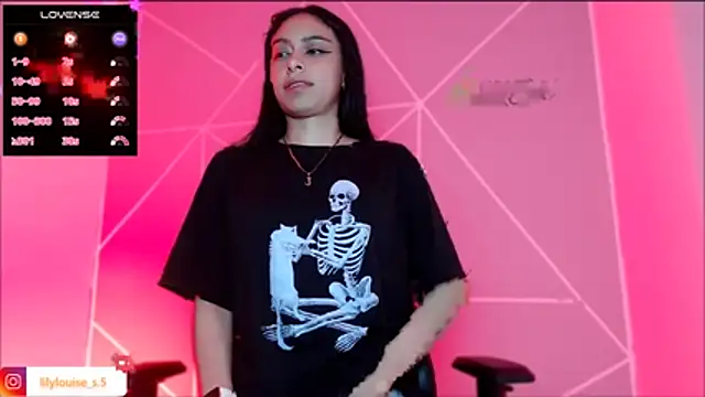 Snapshot of lilylouisee chatting on November 1, 2025, 6:15 am lilylouisee online show from November 1, 2025, 6:15 am