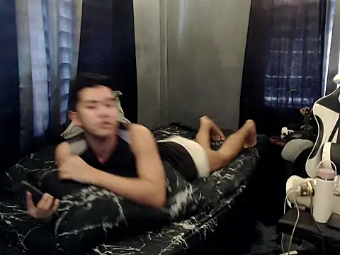 xgregor07 online show from November 30, 2025, 12:58 am