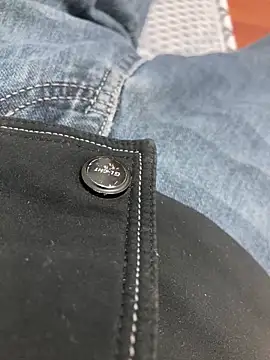 Beijing2000 online show from December 5, 2025, 11:52 am