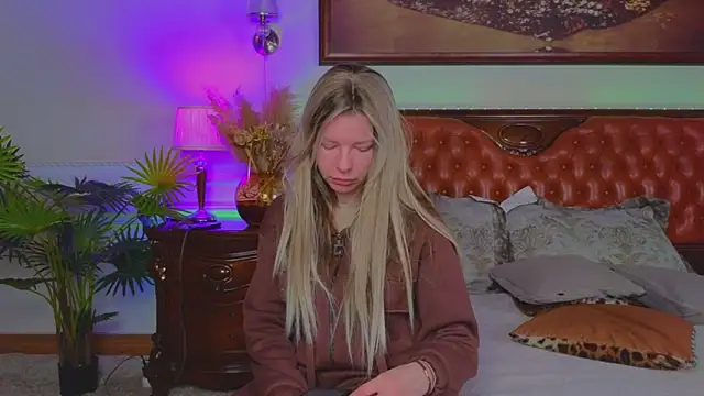 Real Tini online show from February 5, 2026, 6:40 am