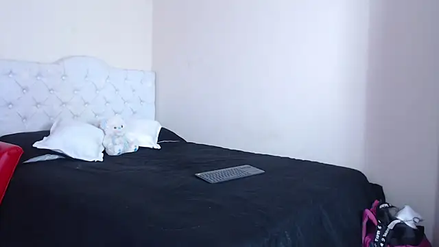 luna hoott online show from February 17, 2025, 2:59 pm